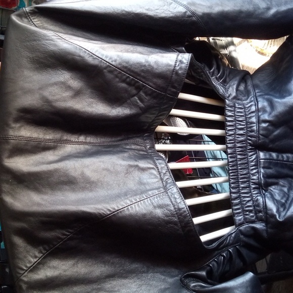 Leather jacket - Picture 4 of 6